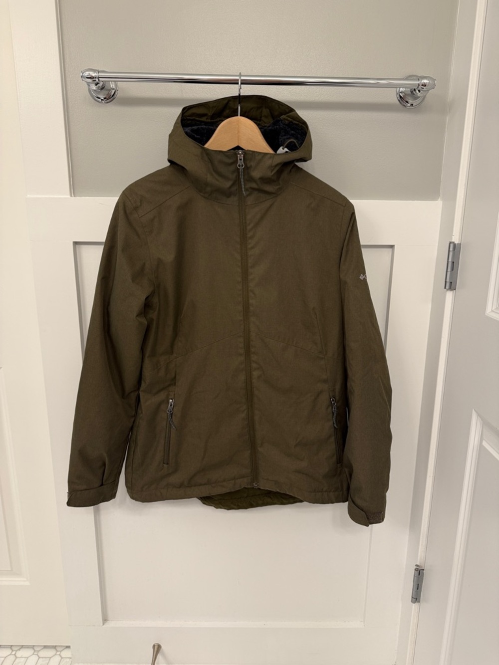 Columbia Hooded Olive Green Soft Plush Lined Jacket